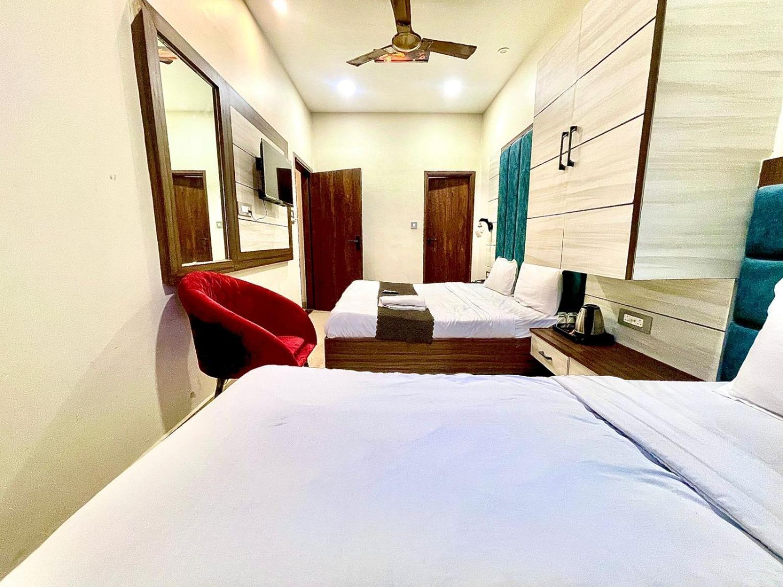 Blackwood Near Golden Temple -140 Mtrs Amritsar Ngoại thất bức ảnh